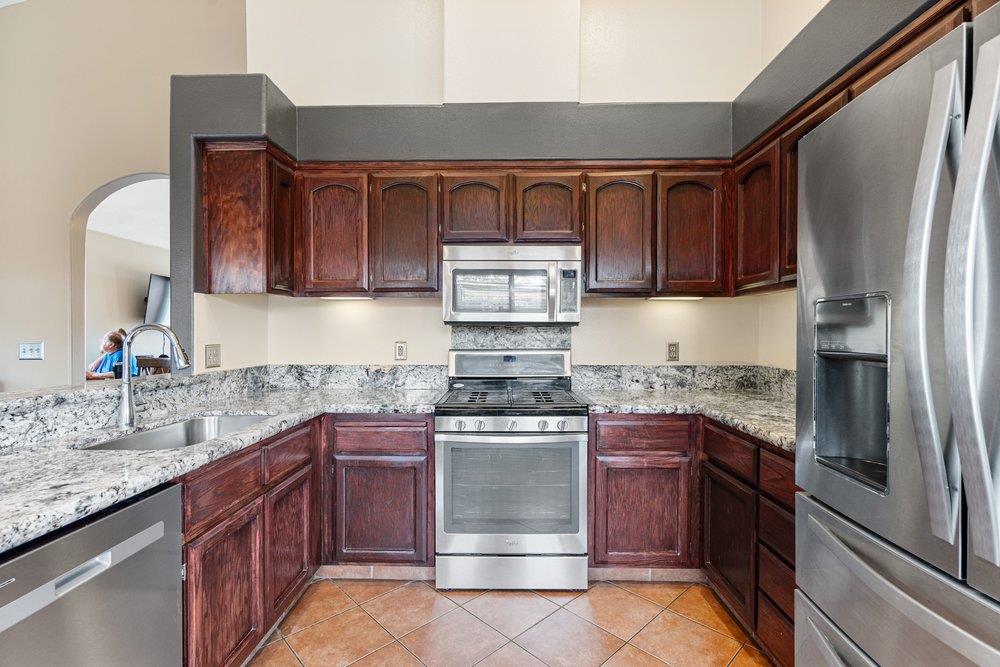 Detail Gallery Image 33 of 56 For 161 Amber Ct, Hollister,  CA 95023 - 3 Beds | 2 Baths