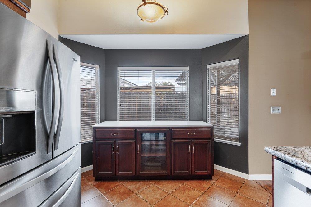 Detail Gallery Image 34 of 56 For 161 Amber Ct, Hollister,  CA 95023 - 3 Beds | 2 Baths