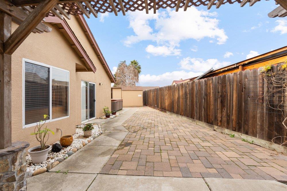 Detail Gallery Image 37 of 56 For 161 Amber Ct, Hollister,  CA 95023 - 3 Beds | 2 Baths