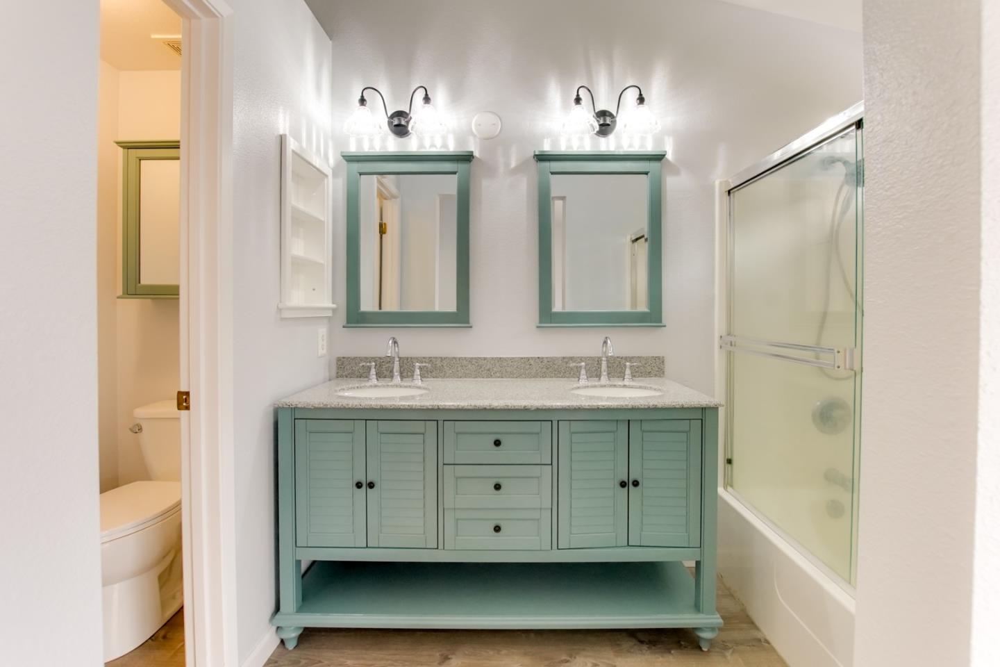 Detail Gallery Image 11 of 28 For 2041 Evelyns Dr, Hollister,  CA 95023 - 4 Beds | 2 Baths