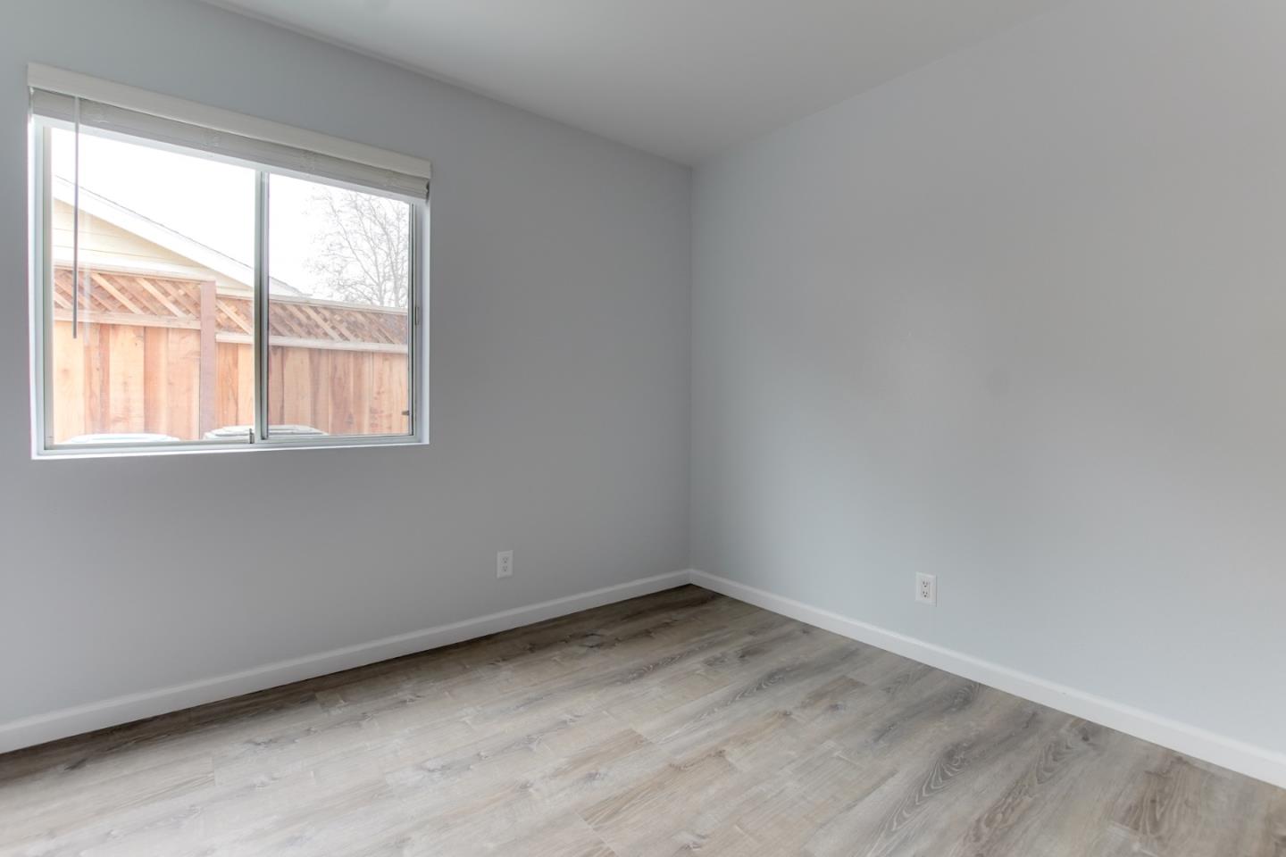 Detail Gallery Image 15 of 28 For 2041 Evelyns Dr, Hollister,  CA 95023 - 4 Beds | 2 Baths