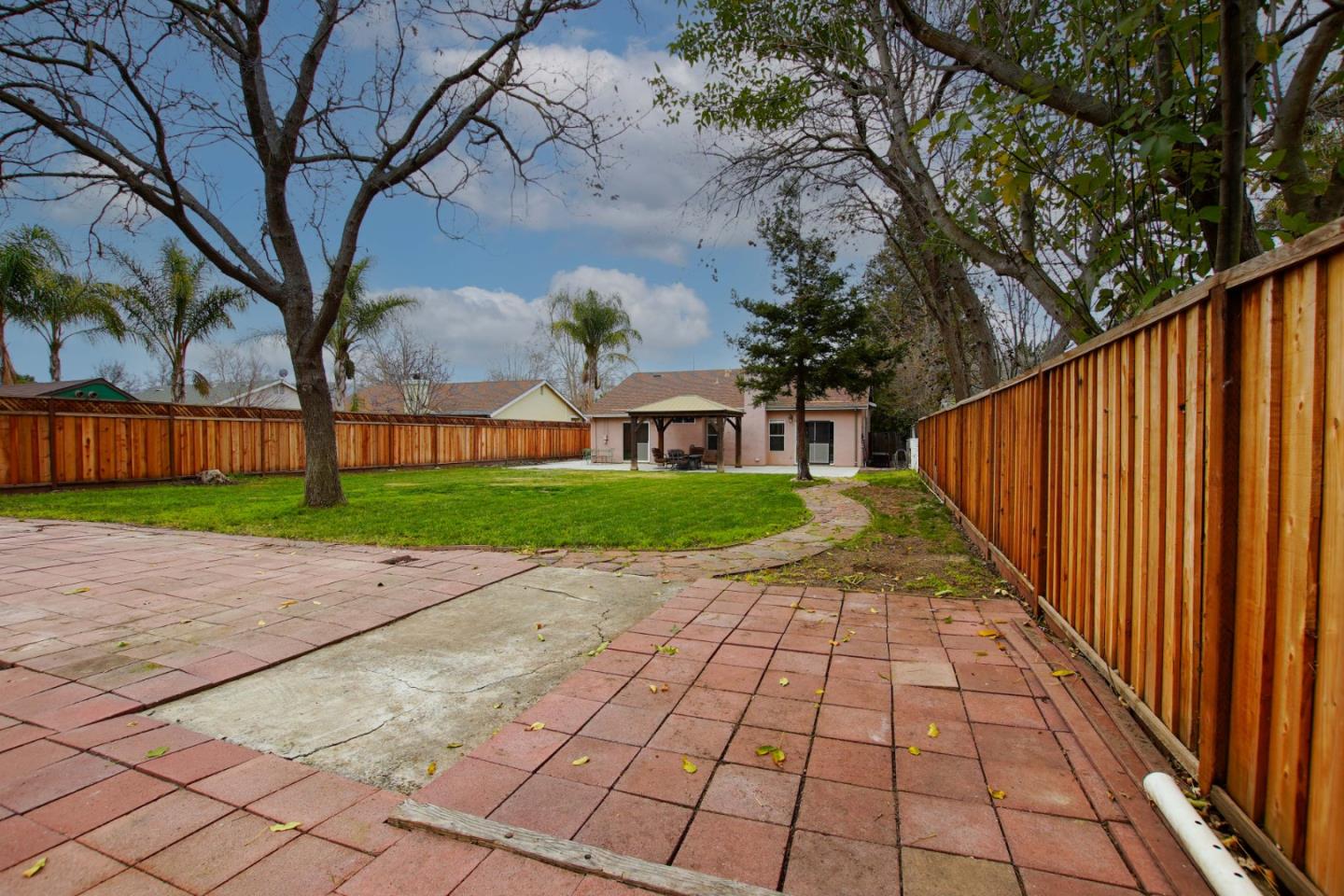 Detail Gallery Image 19 of 28 For 2041 Evelyns Dr, Hollister,  CA 95023 - 4 Beds | 2 Baths