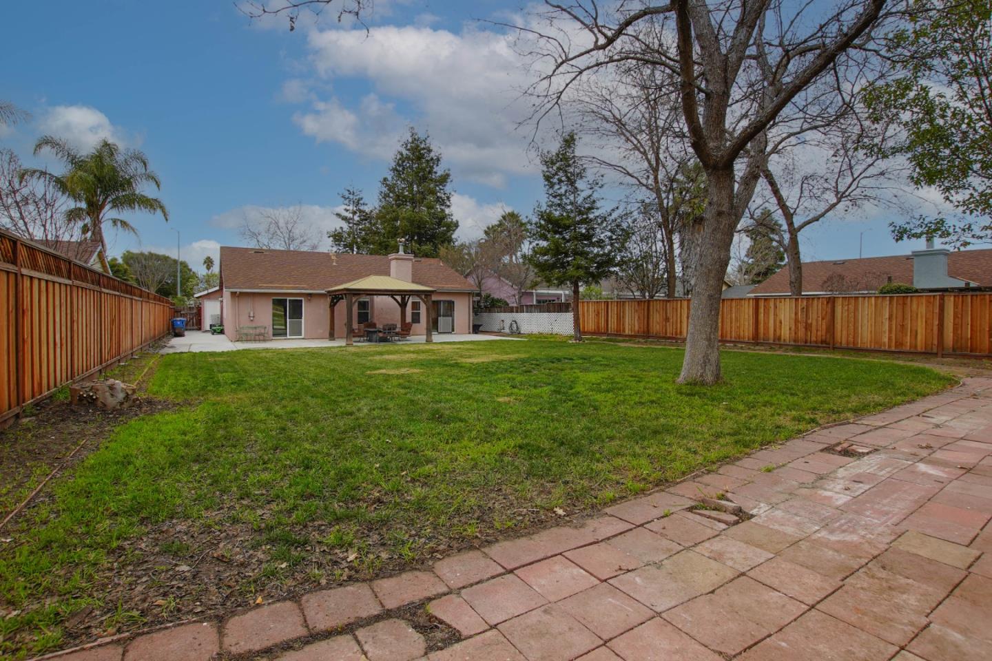 Detail Gallery Image 20 of 28 For 2041 Evelyns Dr, Hollister,  CA 95023 - 4 Beds | 2 Baths