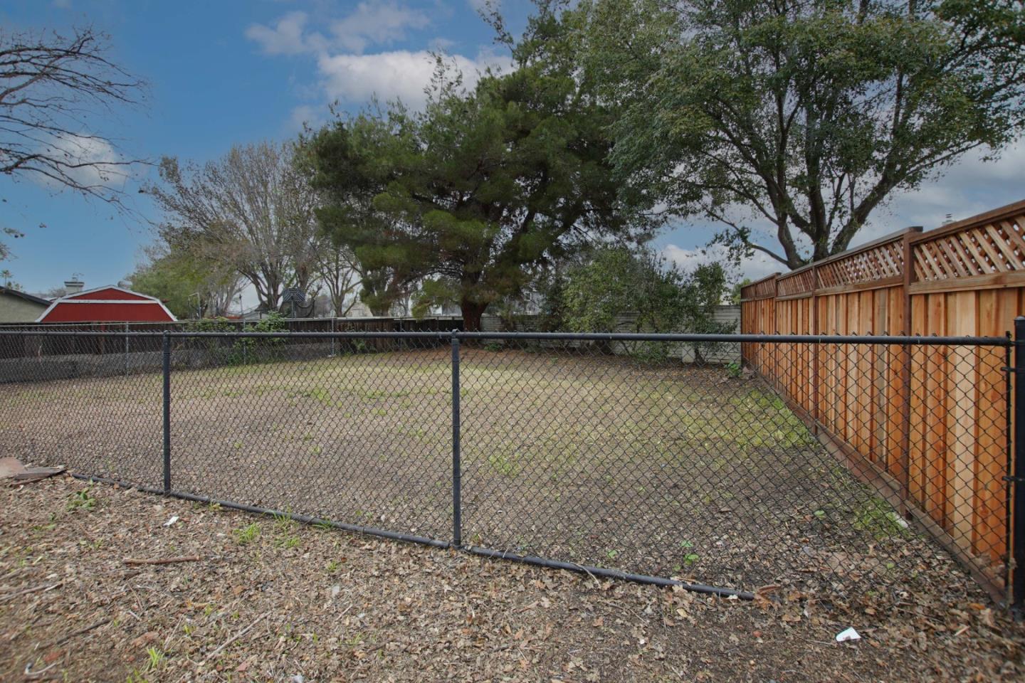 Detail Gallery Image 22 of 28 For 2041 Evelyns Dr, Hollister,  CA 95023 - 4 Beds | 2 Baths