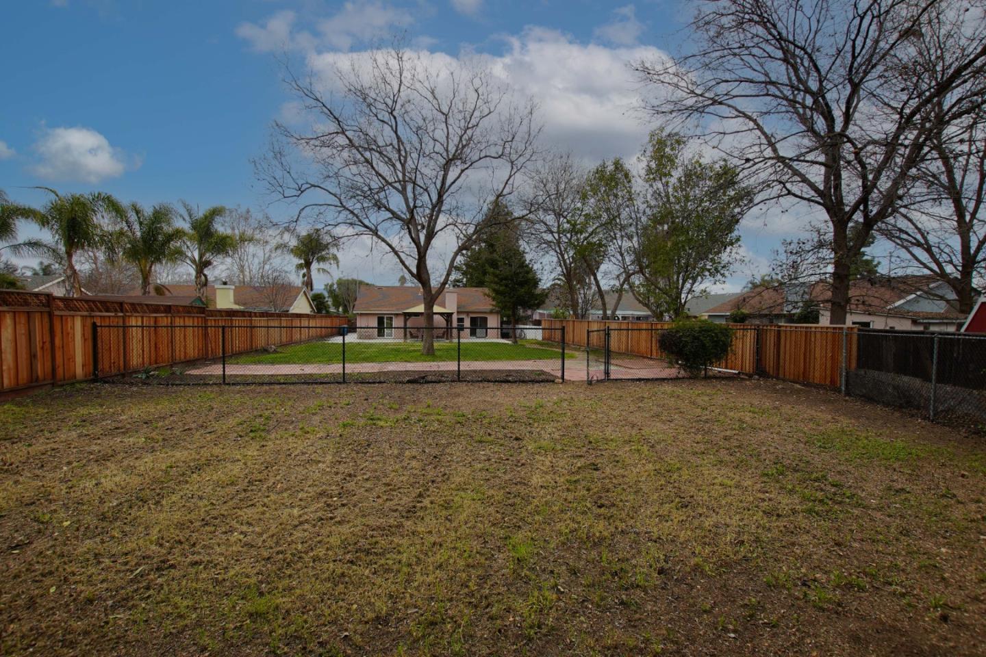 Detail Gallery Image 23 of 28 For 2041 Evelyns Dr, Hollister,  CA 95023 - 4 Beds | 2 Baths