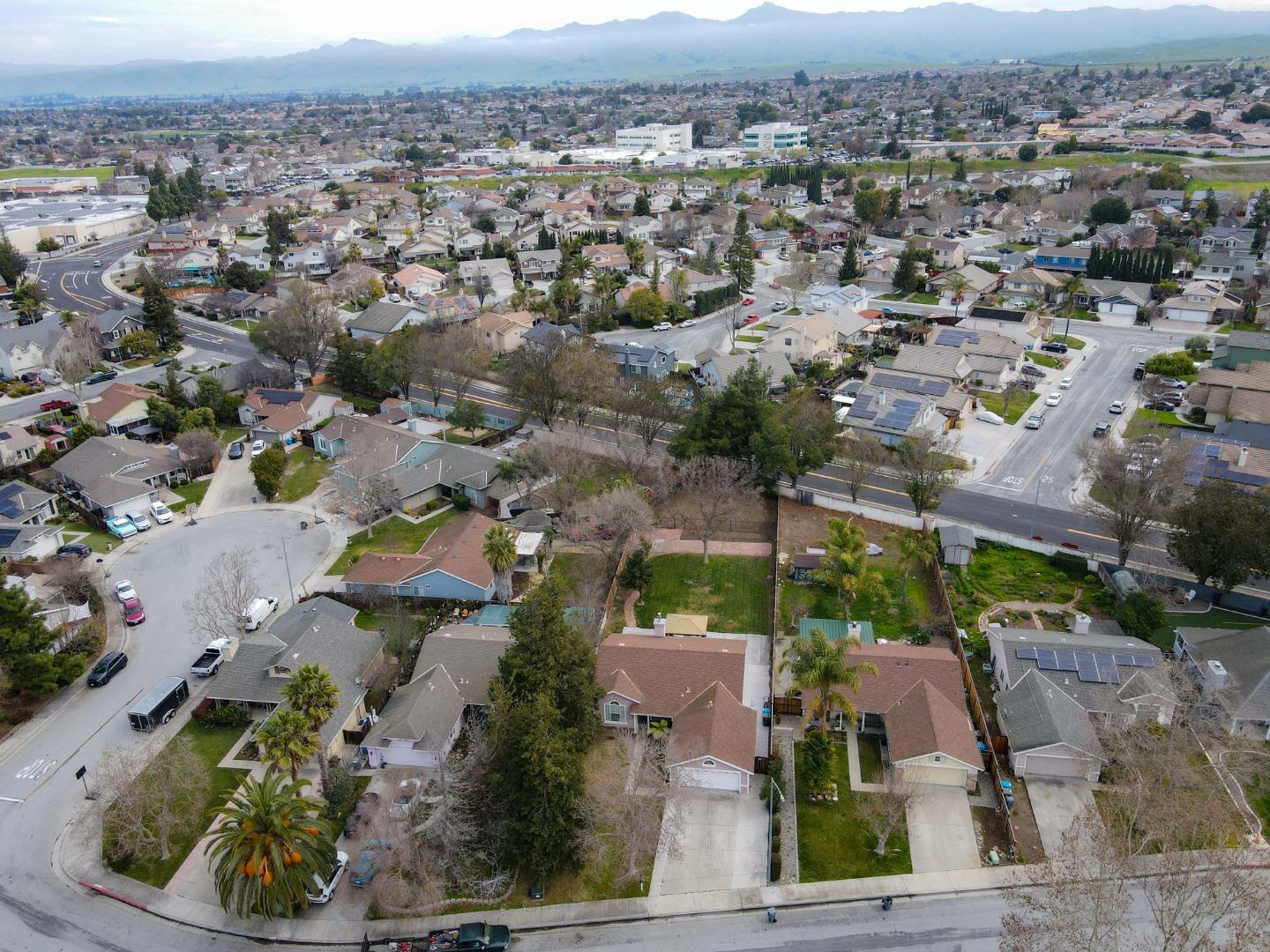 Detail Gallery Image 26 of 28 For 2041 Evelyns Dr, Hollister,  CA 95023 - 4 Beds | 2 Baths