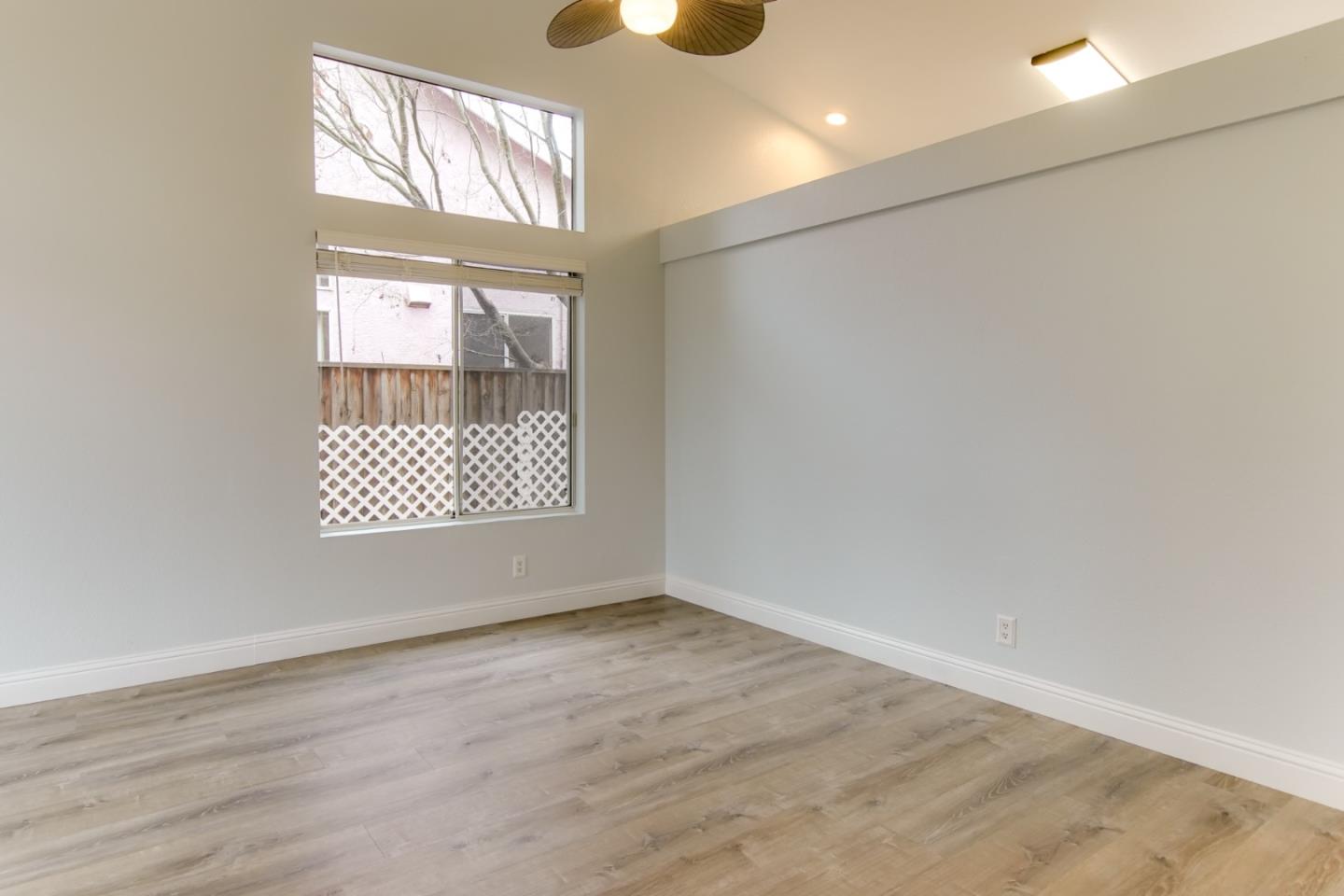 Detail Gallery Image 3 of 28 For 2041 Evelyns Dr, Hollister,  CA 95023 - 4 Beds | 2 Baths