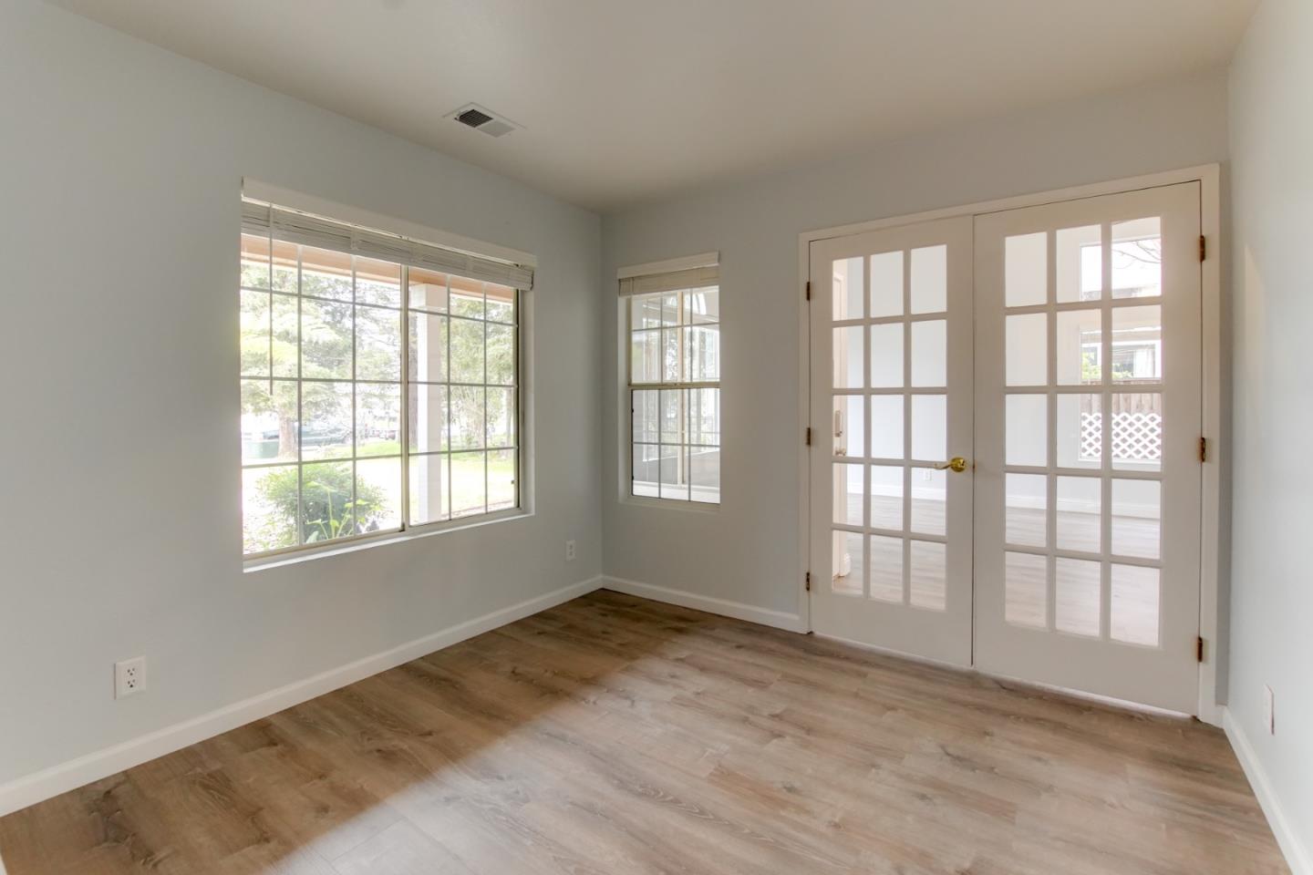 Detail Gallery Image 4 of 28 For 2041 Evelyns Dr, Hollister,  CA 95023 - 4 Beds | 2 Baths