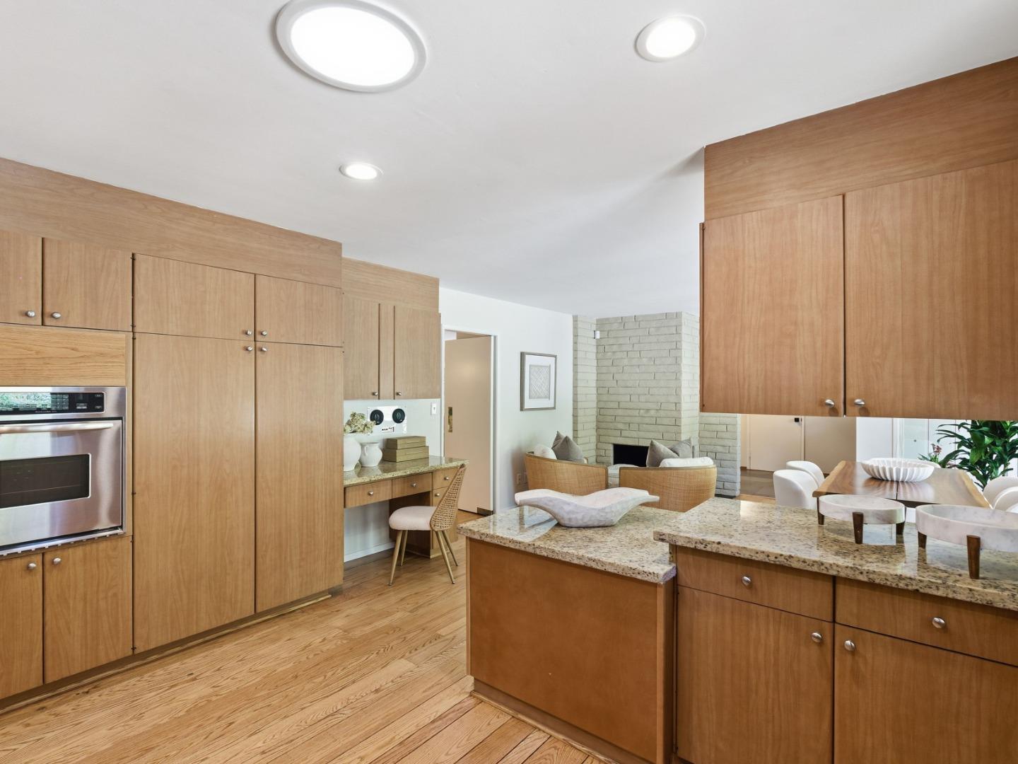 Detail Gallery Image 14 of 36 For 28266 Christopher Ln, Los Altos Hills,  CA 94022 - 4 Beds | 3/1 Baths