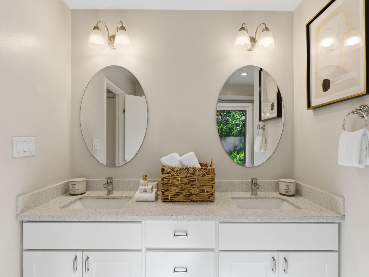 Detail Gallery Image 18 of 36 For 28266 Christopher Ln, Los Altos Hills,  CA 94022 - 4 Beds | 3/1 Baths