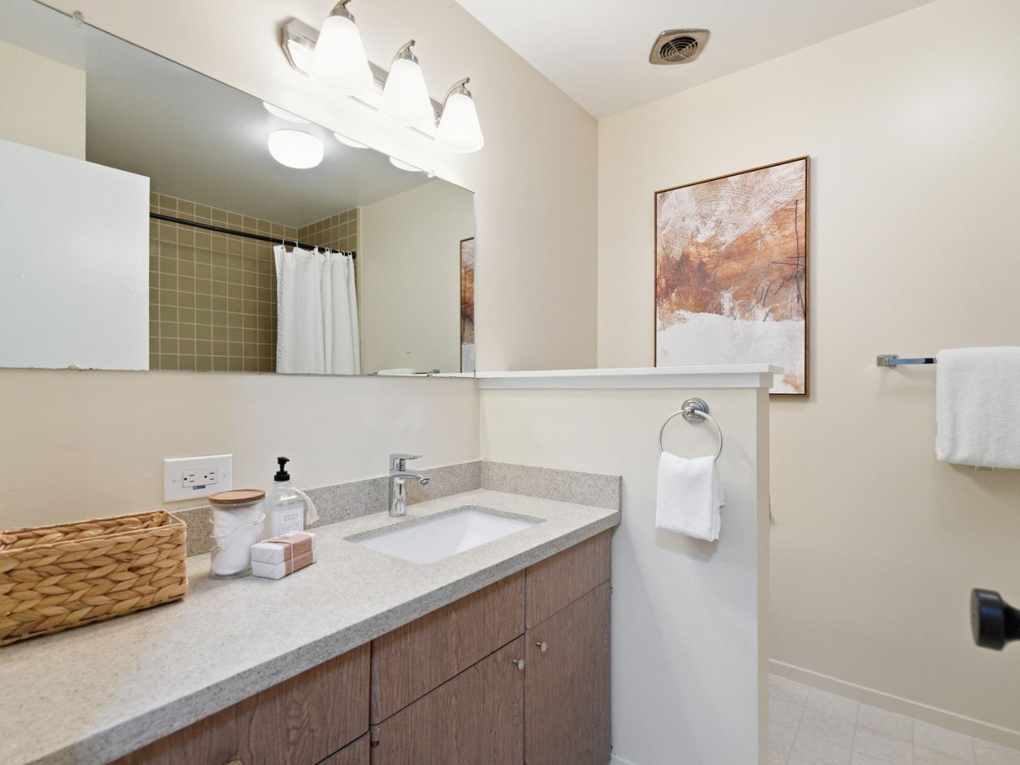 Detail Gallery Image 24 of 36 For 28266 Christopher Ln, Los Altos Hills,  CA 94022 - 4 Beds | 3/1 Baths