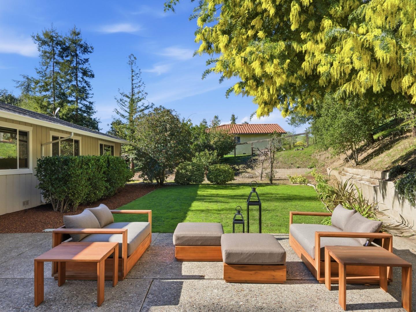 Detail Gallery Image 25 of 36 For 28266 Christopher Ln, Los Altos Hills,  CA 94022 - 4 Beds | 3/1 Baths