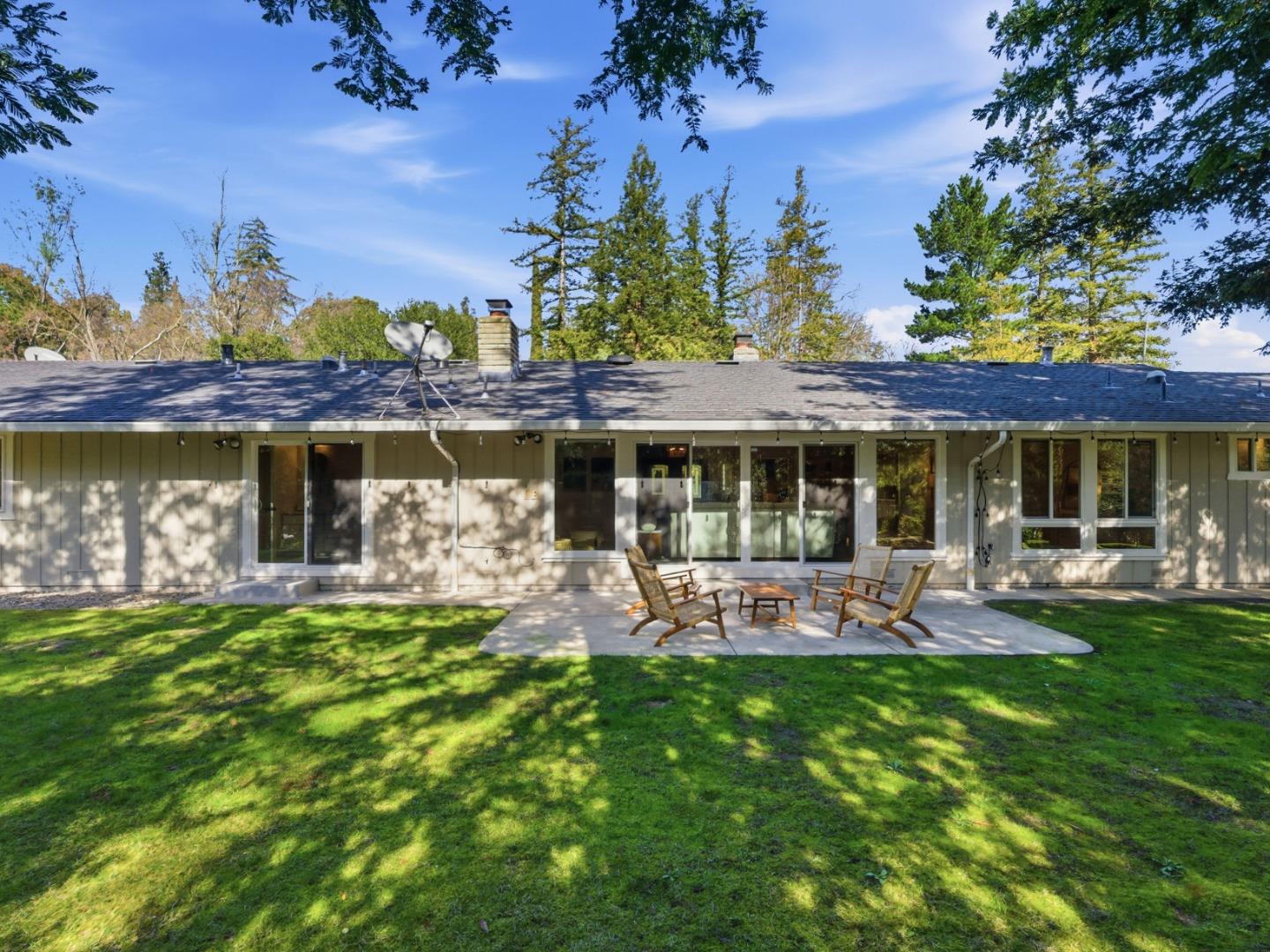 Detail Gallery Image 26 of 36 For 28266 Christopher Ln, Los Altos Hills,  CA 94022 - 4 Beds | 3/1 Baths