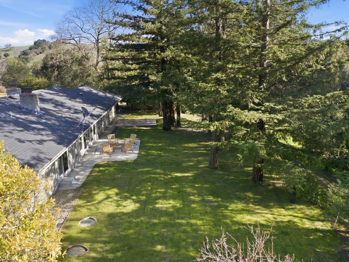 Detail Gallery Image 28 of 36 For 28266 Christopher Ln, Los Altos Hills,  CA 94022 - 4 Beds | 3/1 Baths