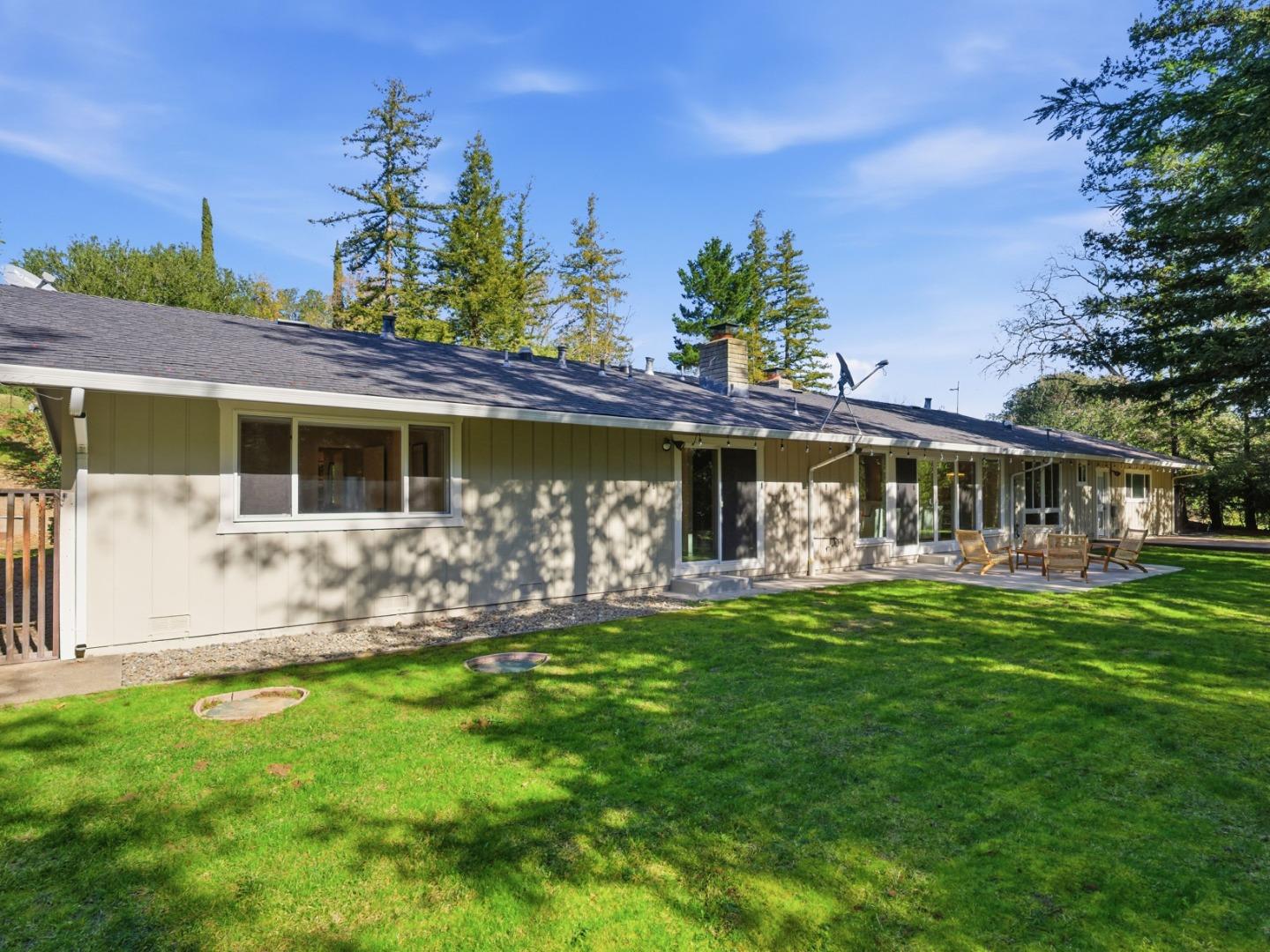 Detail Gallery Image 29 of 36 For 28266 Christopher Ln, Los Altos Hills,  CA 94022 - 4 Beds | 3/1 Baths