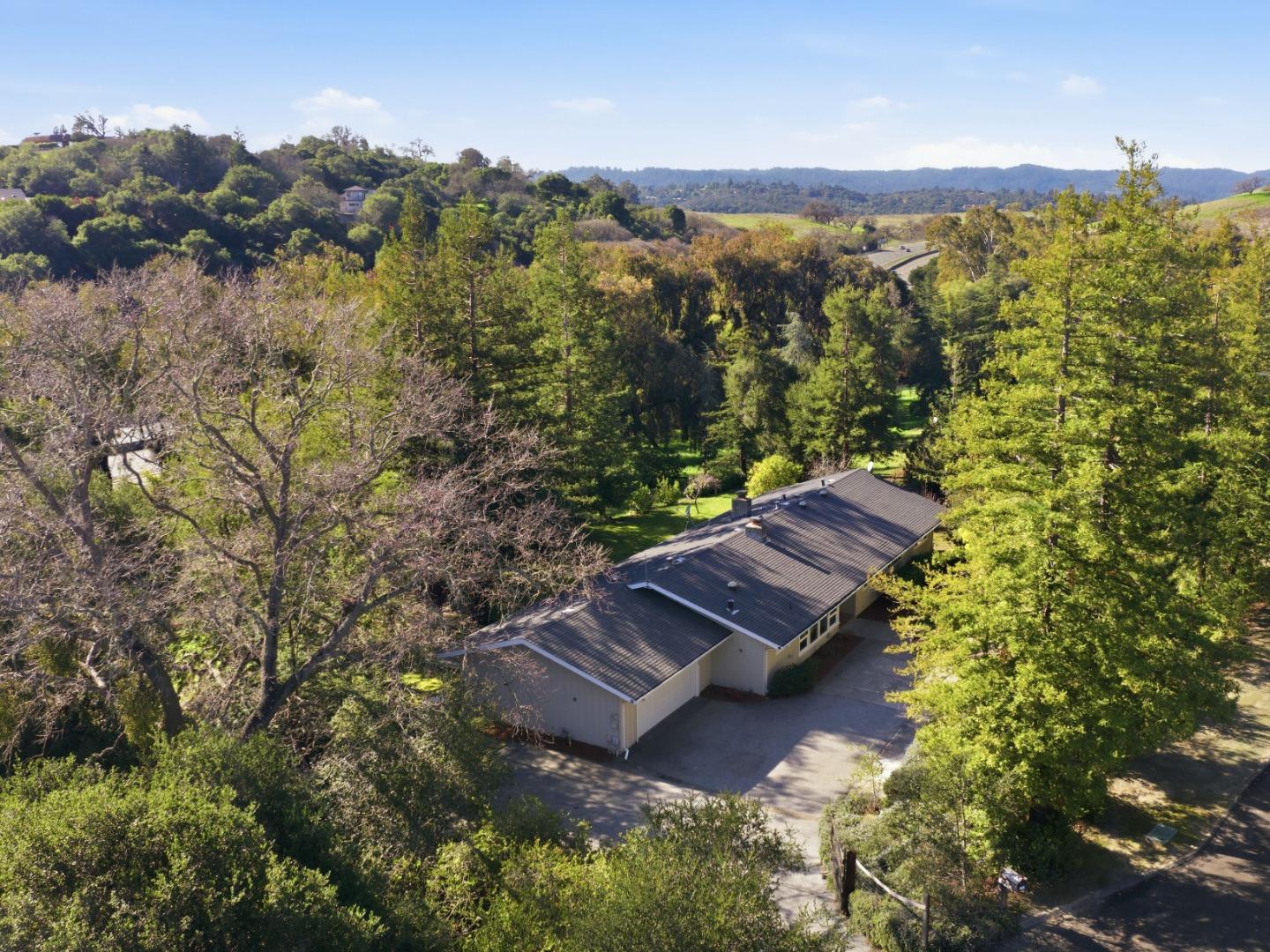 Detail Gallery Image 34 of 36 For 28266 Christopher Ln, Los Altos Hills,  CA 94022 - 4 Beds | 3/1 Baths