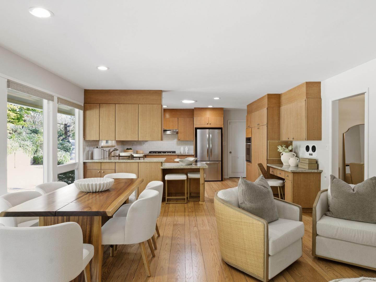 Detail Gallery Image 9 of 36 For 28266 Christopher Ln, Los Altos Hills,  CA 94022 - 4 Beds | 3/1 Baths