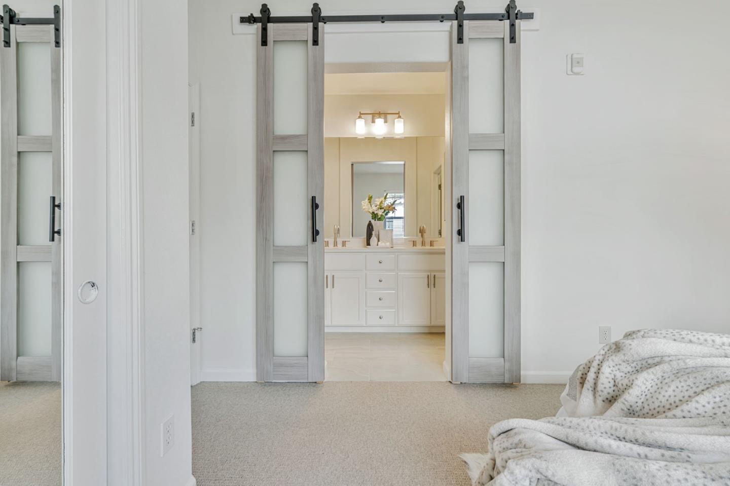 Detail Gallery Image 24 of 38 For 100 Live Oak Way #104,  Belmont,  CA 94002 - 2 Beds | 2/1 Baths