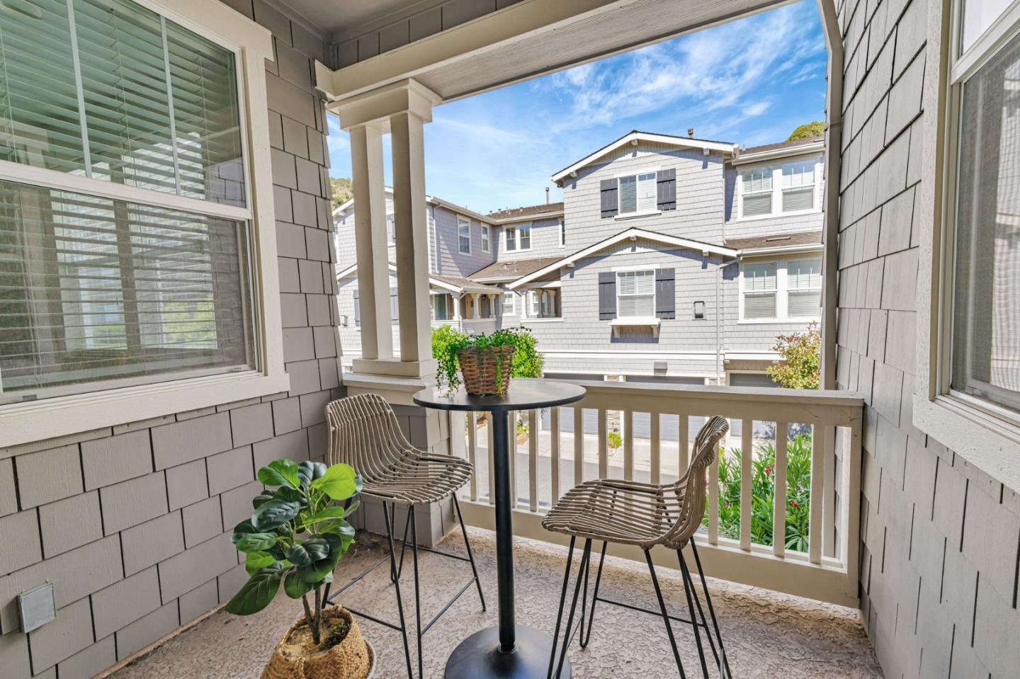 Detail Gallery Image 27 of 38 For 100 Live Oak Way #104,  Belmont,  CA 94002 - 2 Beds | 2/1 Baths