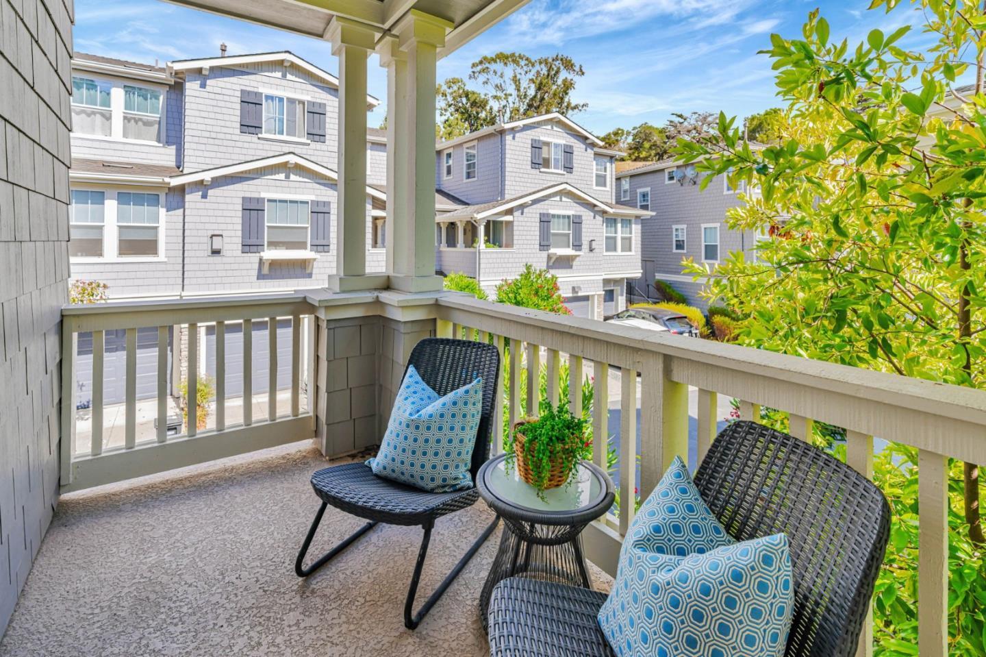 Detail Gallery Image 29 of 38 For 100 Live Oak Way #104,  Belmont,  CA 94002 - 2 Beds | 2/1 Baths