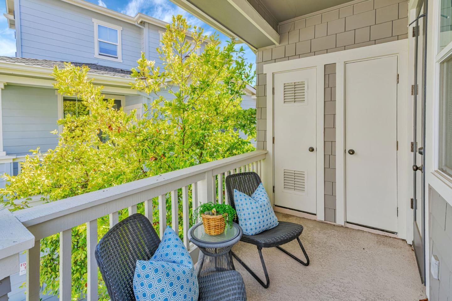 Detail Gallery Image 30 of 38 For 100 Live Oak Way #104,  Belmont,  CA 94002 - 2 Beds | 2/1 Baths