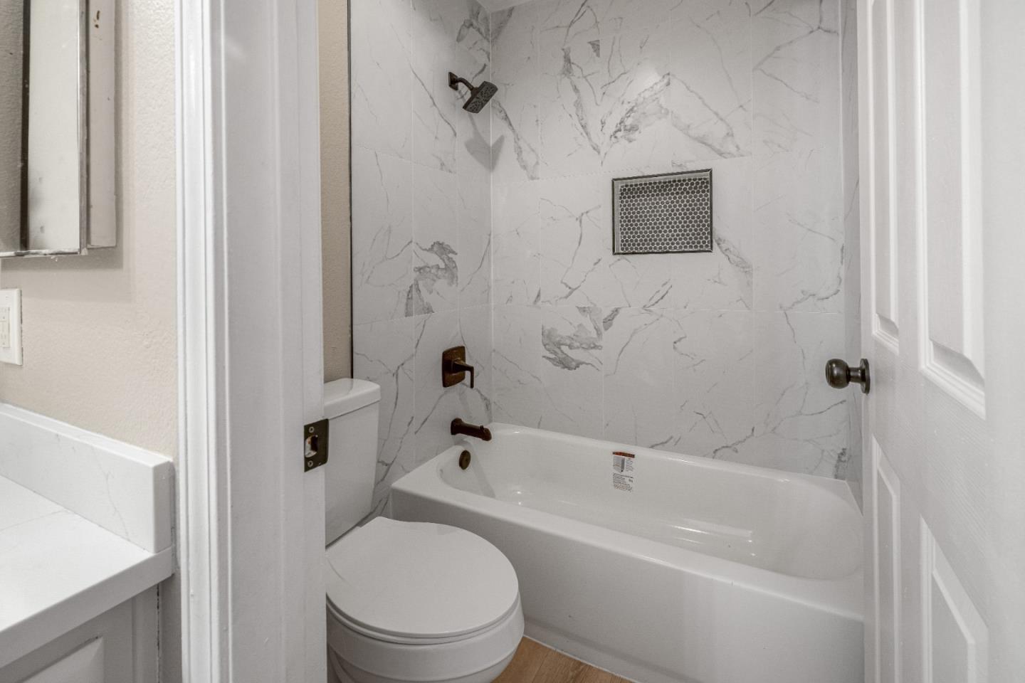 Detail Gallery Image 11 of 16 For 11 Saguaro Cir, Salinas,  CA 93905 - 4 Beds | 2 Baths