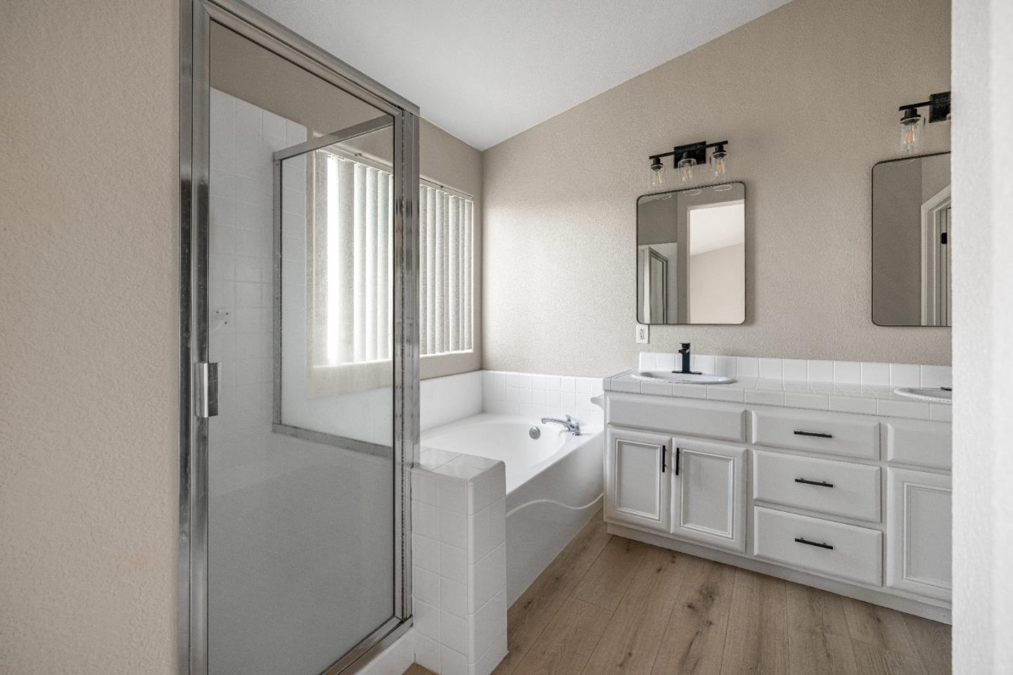 Detail Gallery Image 14 of 16 For 11 Saguaro Cir, Salinas,  CA 93905 - 4 Beds | 2 Baths