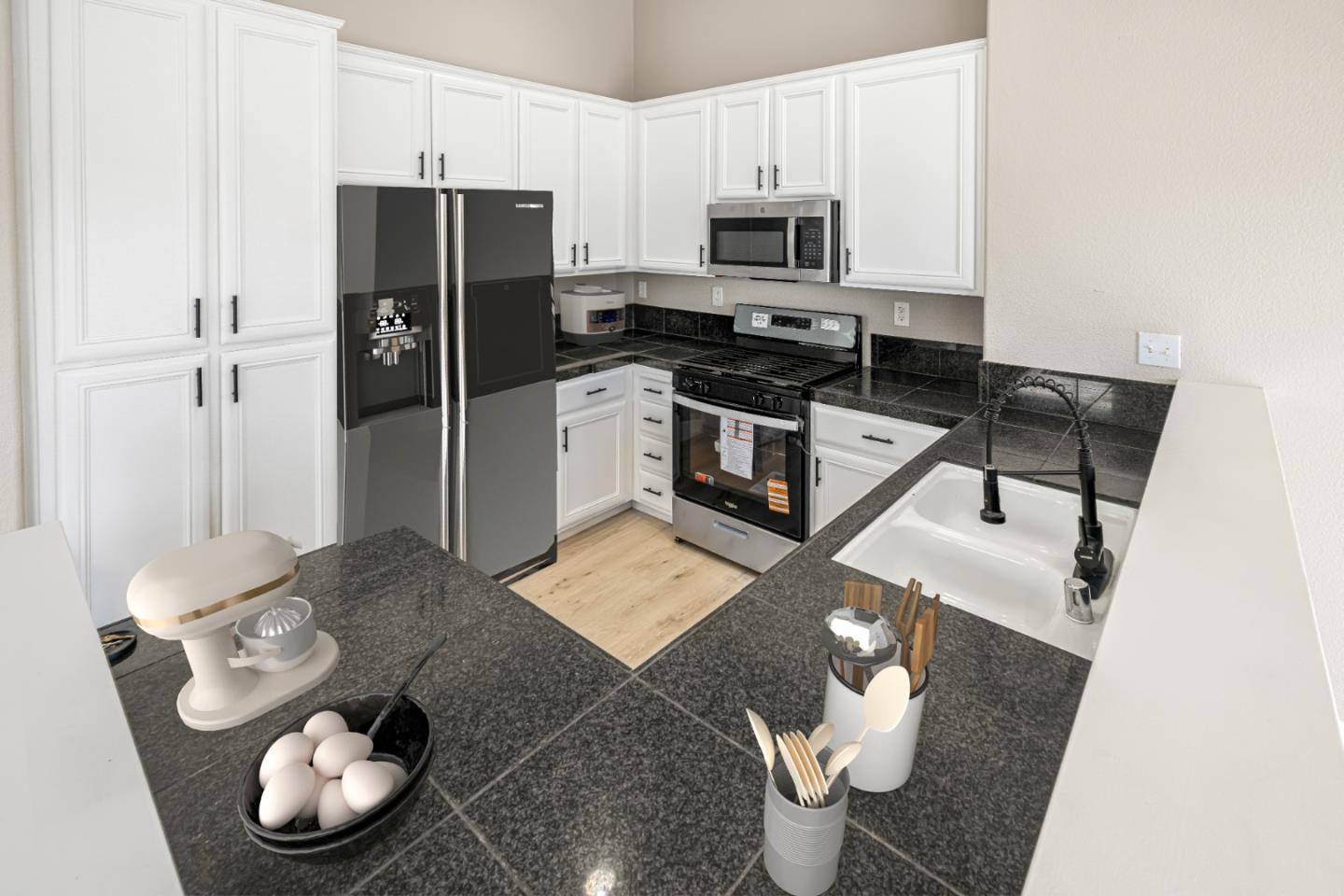 Detail Gallery Image 9 of 16 For 11 Saguaro Cir, Salinas,  CA 93905 - 4 Beds | 2 Baths