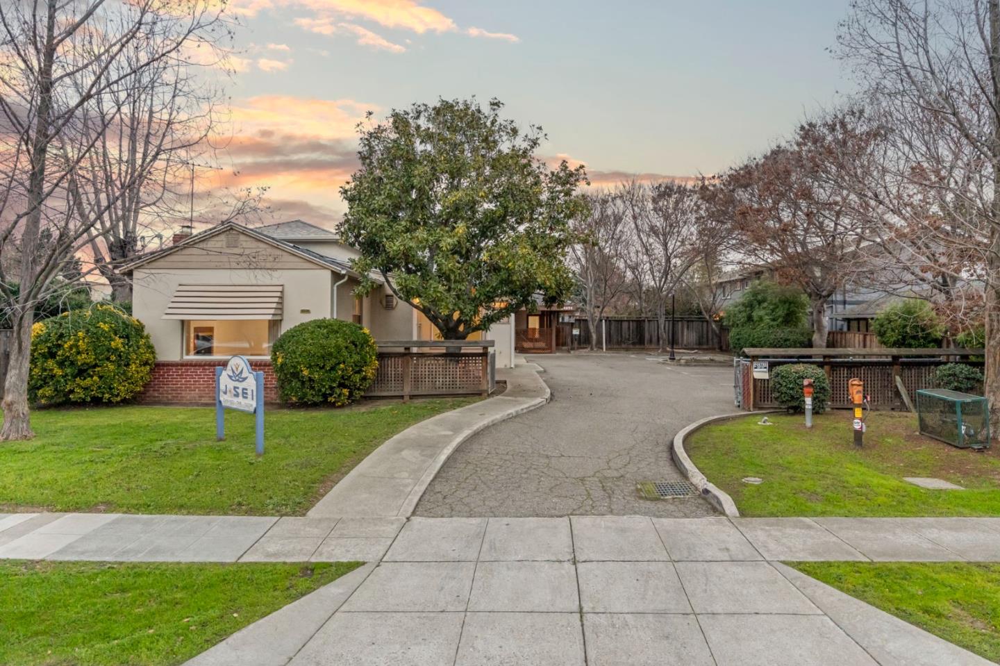 Detail Gallery Image 3 of 104 For 24952 Cypress Ave, Hayward,  CA 94544 - – Beds | – Baths