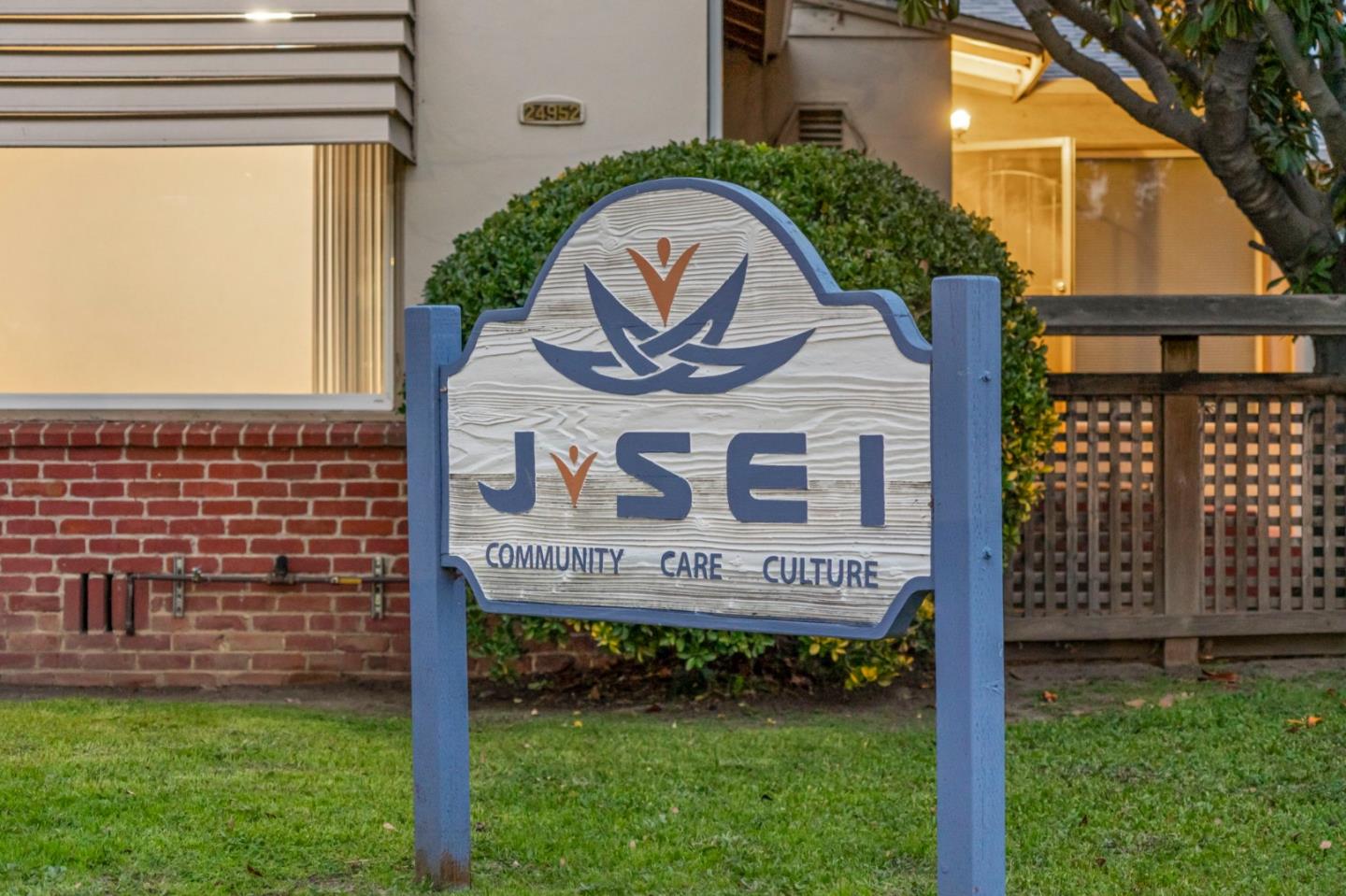 Detail Gallery Image 4 of 104 For 24952 Cypress Ave, Hayward,  CA 94544 - – Beds | – Baths