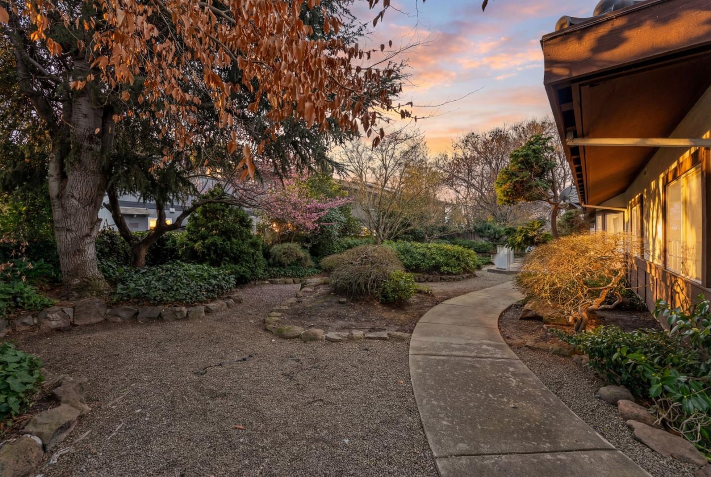 Detail Gallery Image 8 of 104 For 24952 Cypress Ave, Hayward,  CA 94544 - – Beds | – Baths