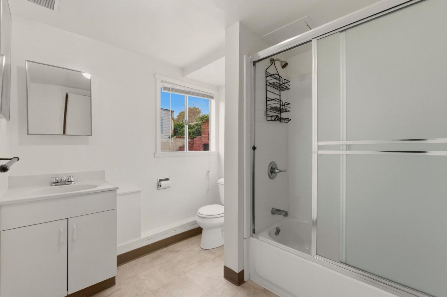 Detail Gallery Image 92 of 104 For 24952 Cypress Ave, Hayward,  CA 94544 - – Beds | – Baths