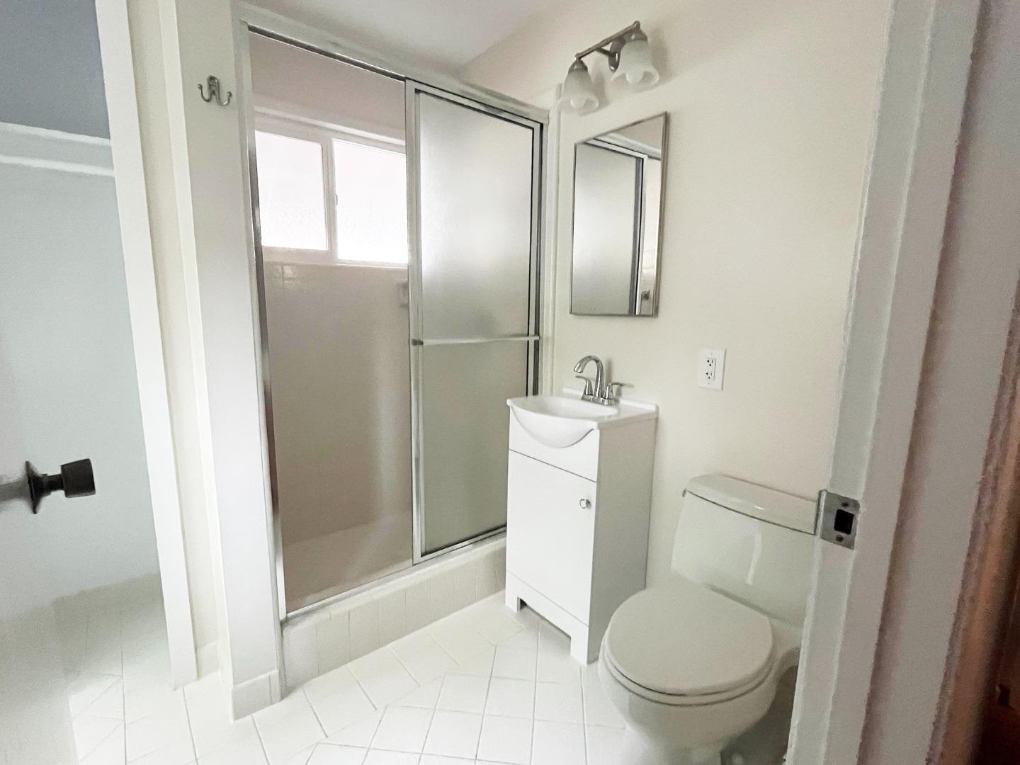 Detail Gallery Image 10 of 21 For 519 Drucilla Dr, Mountain View,  CA 94040 - 3 Beds | 2 Baths