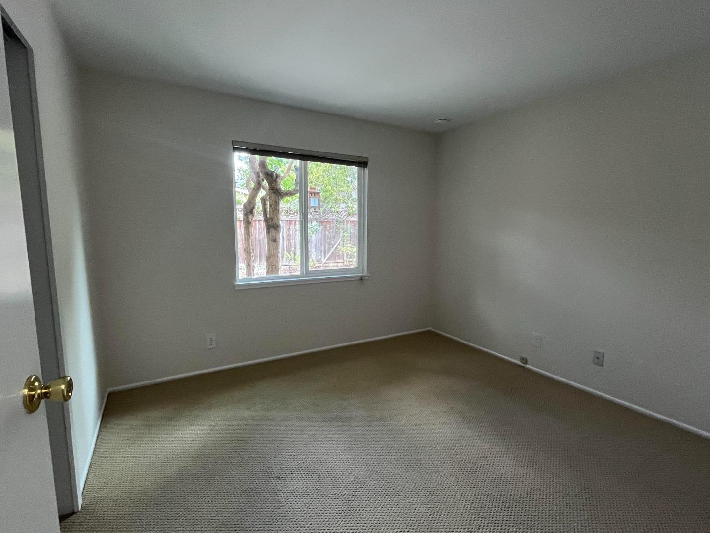 Detail Gallery Image 15 of 21 For 519 Drucilla Dr, Mountain View,  CA 94040 - 3 Beds | 2 Baths