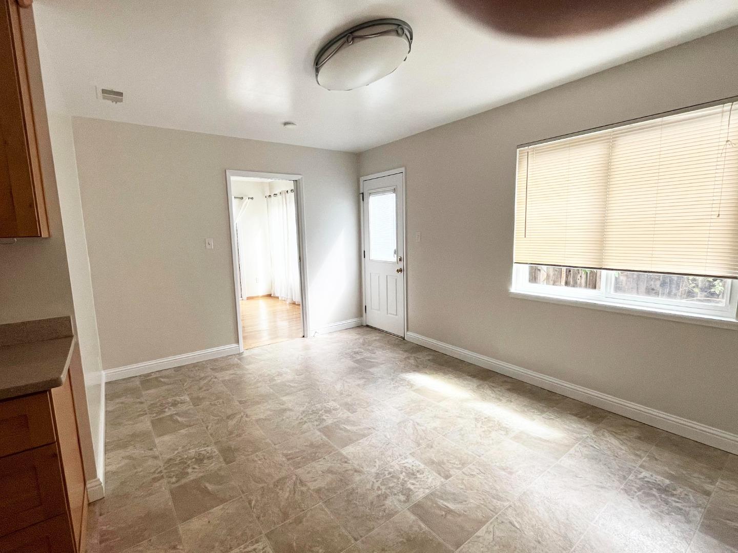 Detail Gallery Image 19 of 21 For 519 Drucilla Dr, Mountain View,  CA 94040 - 3 Beds | 2 Baths