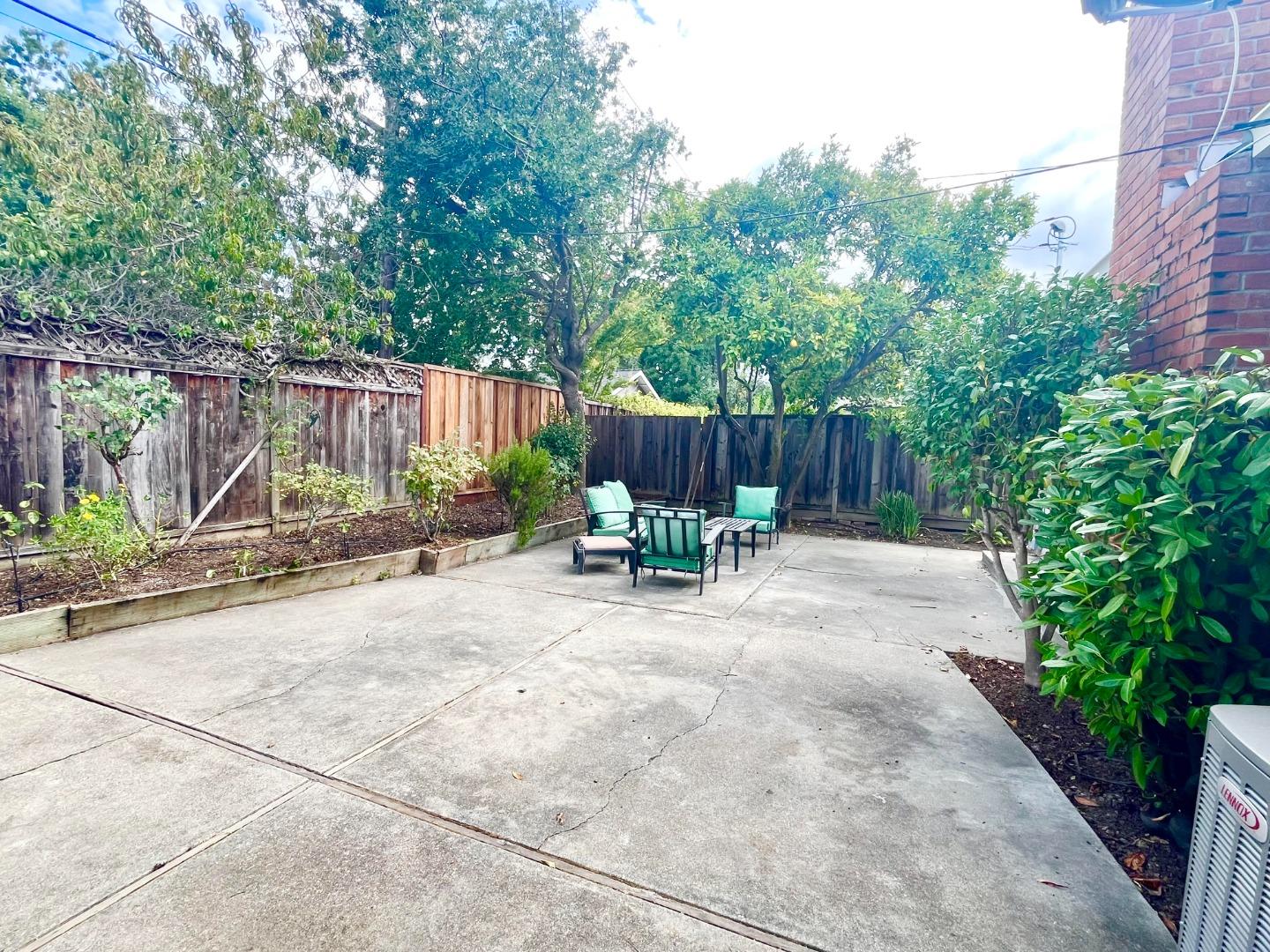 Detail Gallery Image 20 of 21 For 519 Drucilla Dr, Mountain View,  CA 94040 - 3 Beds | 2 Baths