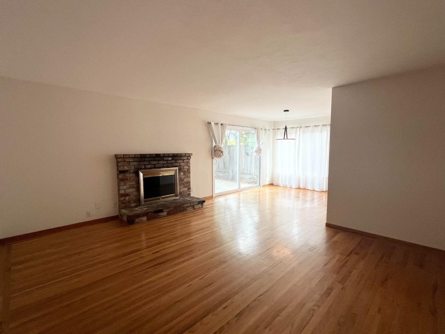 Detail Gallery Image 7 of 21 For 519 Drucilla Dr, Mountain View,  CA 94040 - 3 Beds | 2 Baths