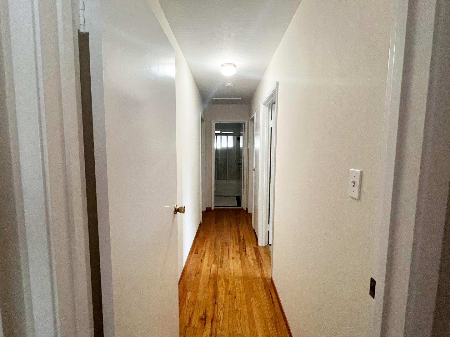 Detail Gallery Image 8 of 21 For 519 Drucilla Dr, Mountain View,  CA 94040 - 3 Beds | 2 Baths