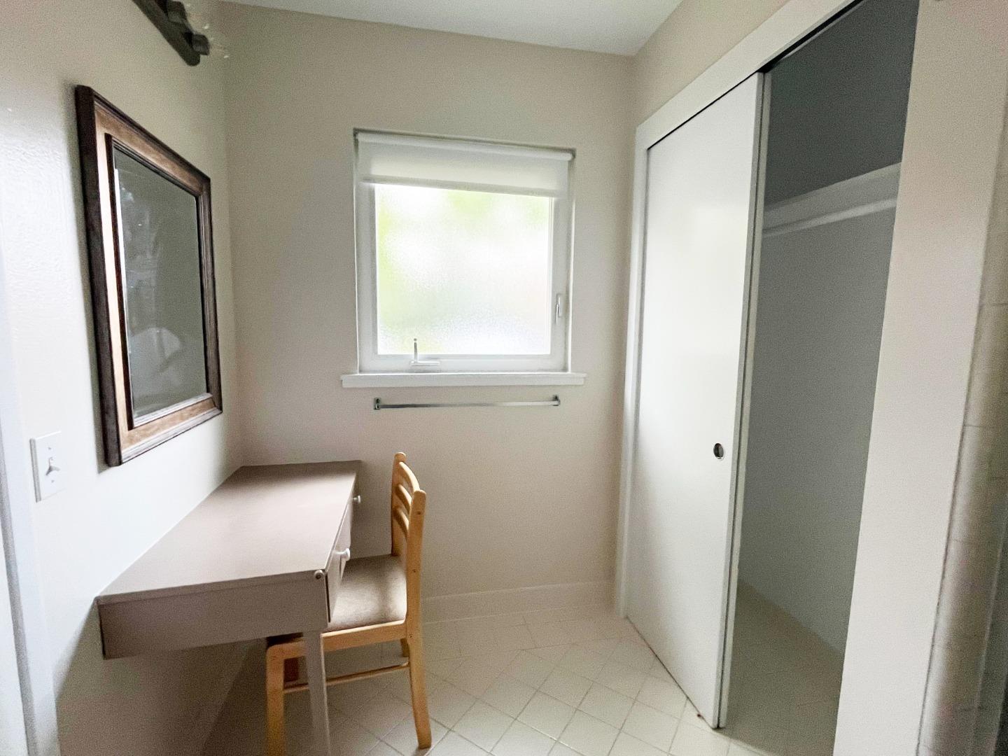 Detail Gallery Image 9 of 21 For 519 Drucilla Dr, Mountain View,  CA 94040 - 3 Beds | 2 Baths