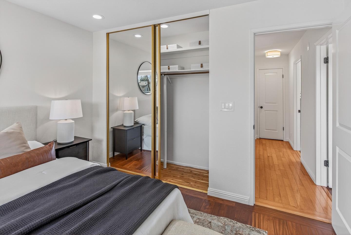 Detail Gallery Image 10 of 20 For 83 Devonshire Ave #7,  Mountain View,  CA 94043 - 3 Beds | 1/1 Baths