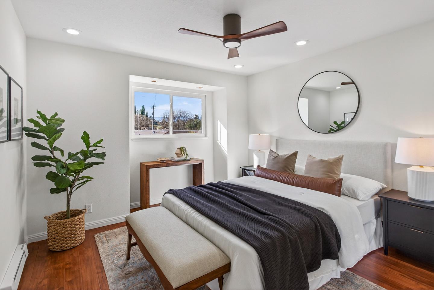 Detail Gallery Image 9 of 20 For 83 Devonshire Ave #7,  Mountain View,  CA 94043 - 3 Beds | 1/1 Baths