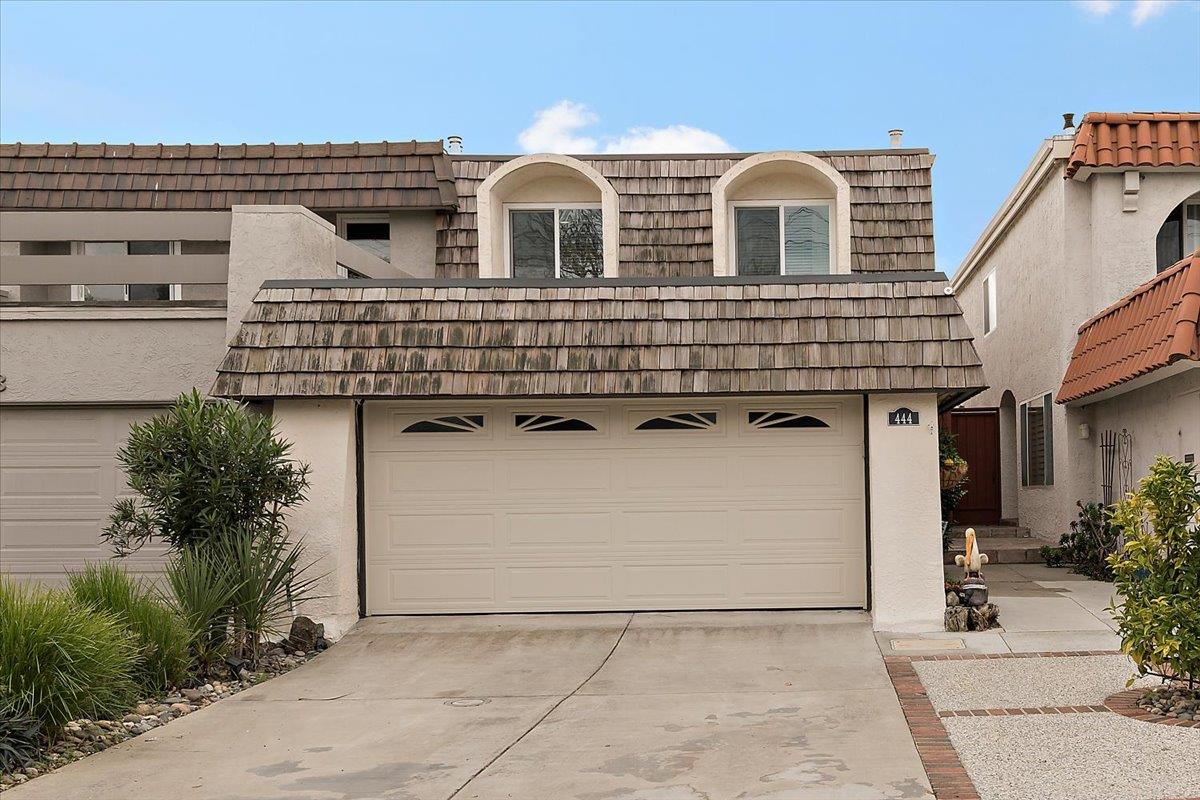 Detail Gallery Image 2 of 33 For 444 Fathom Dr, San Mateo,  CA 94404 - 4 Beds | 2/1 Baths