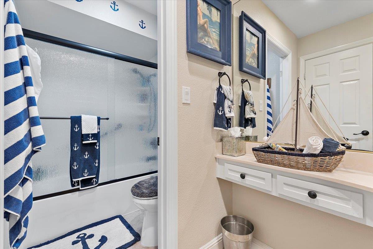 Detail Gallery Image 23 of 33 For 444 Fathom Dr, San Mateo,  CA 94404 - 4 Beds | 2/1 Baths