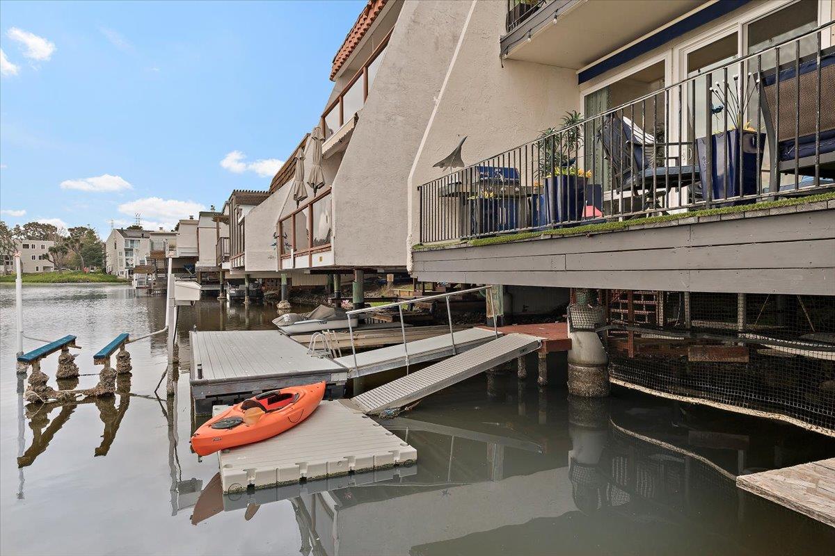 Detail Gallery Image 31 of 33 For 444 Fathom Dr, San Mateo,  CA 94404 - 4 Beds | 2/1 Baths