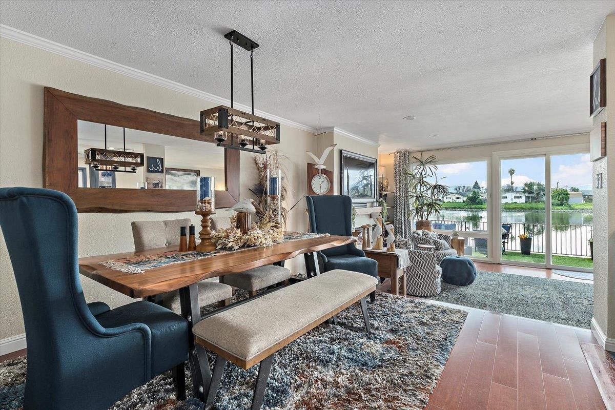 Detail Gallery Image 6 of 33 For 444 Fathom Dr, San Mateo,  CA 94404 - 4 Beds | 2/1 Baths