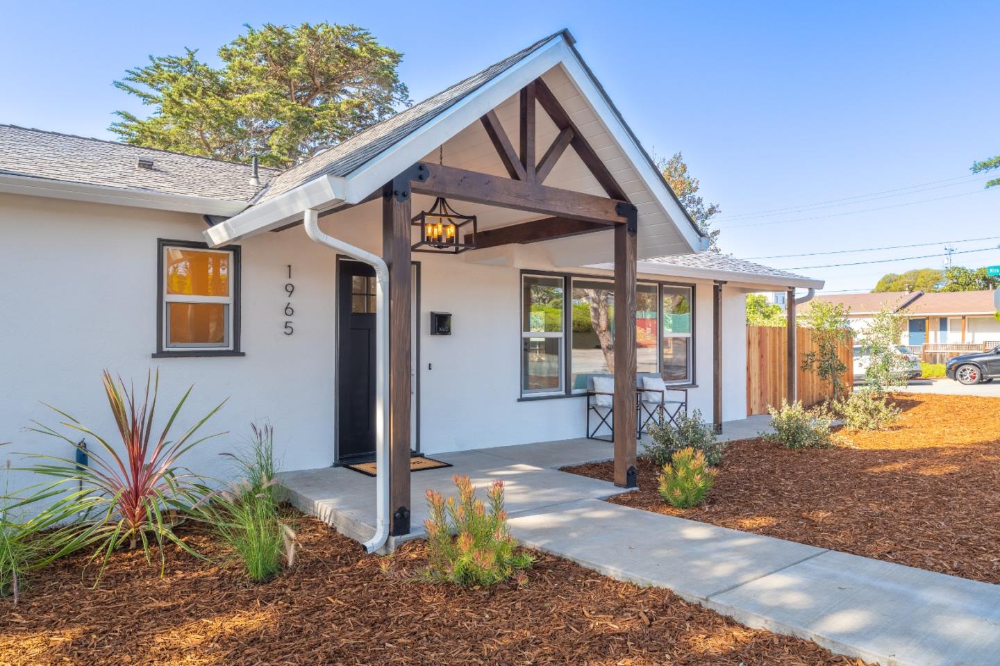 Detail Gallery Image 2 of 52 For 1965 Luzern St, Seaside,  CA 93955 - 3 Beds | 2 Baths