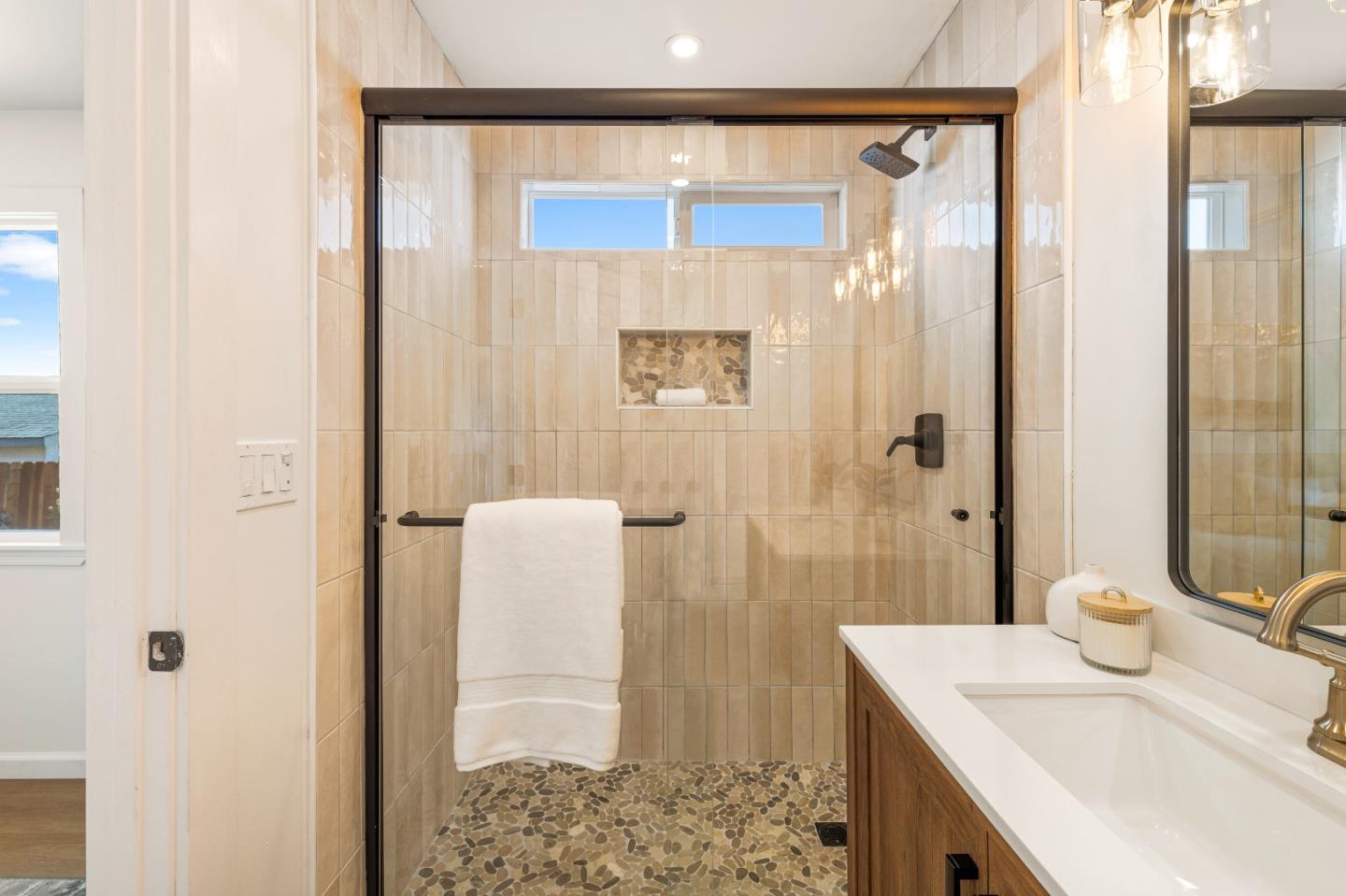 Detail Gallery Image 41 of 52 For 1965 Luzern St, Seaside,  CA 93955 - 3 Beds | 2 Baths