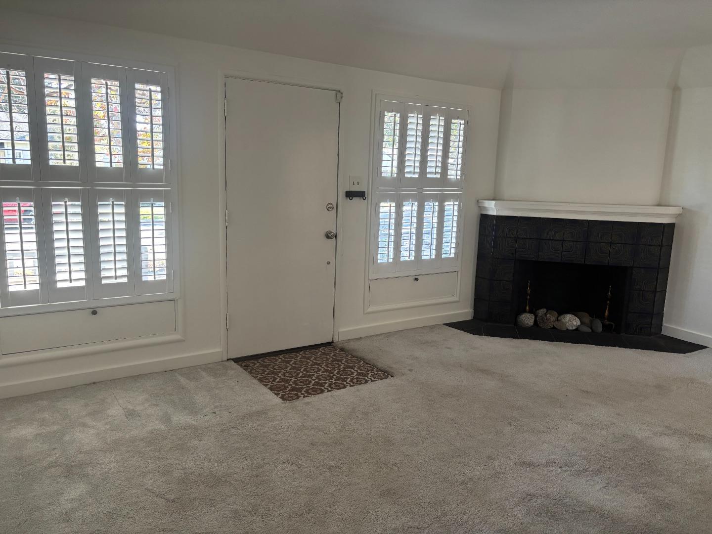 Detail Gallery Image 4 of 20 For 139 D St, Redwood City,  CA 94063 - 3 Beds | 1 Baths