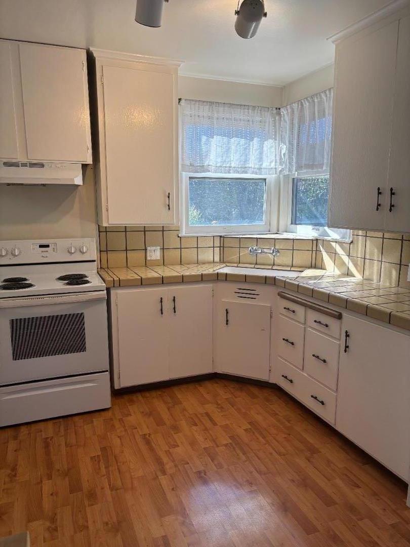 Detail Gallery Image 6 of 20 For 139 D St, Redwood City,  CA 94063 - 3 Beds | 1 Baths