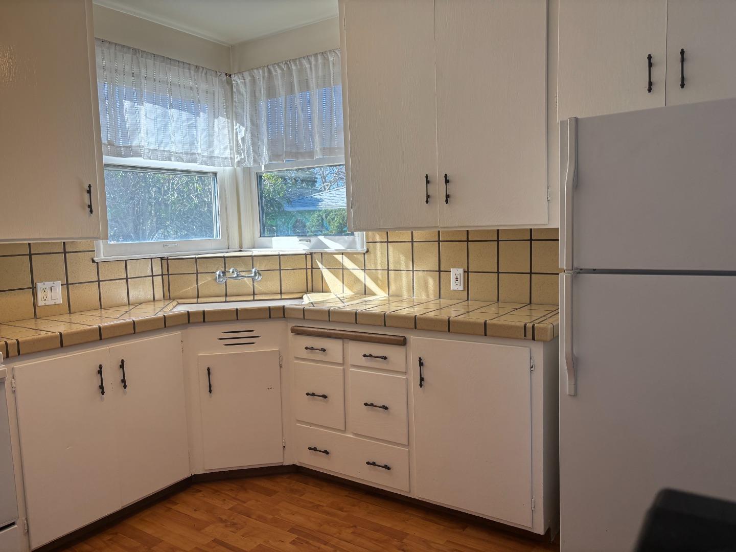 Detail Gallery Image 7 of 20 For 139 D St, Redwood City,  CA 94063 - 3 Beds | 1 Baths